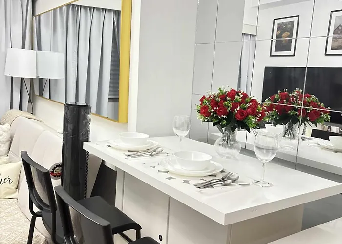 Fully Equipped Premium One Bedroom In Quezon