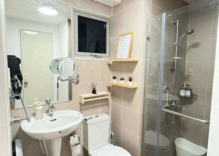 Fully Equipped Premium One Bedroom In Quezon * Manila