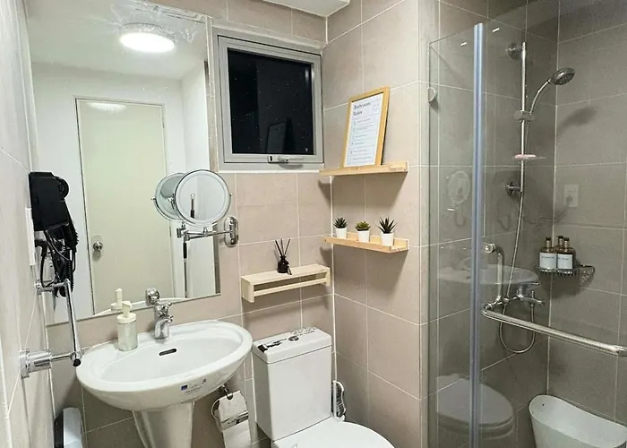 Fully Equipped Premium One Bedroom In Quezon