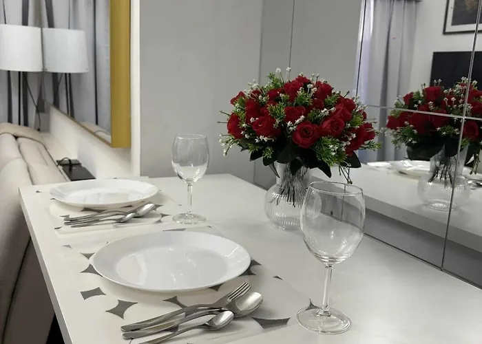 Fully Equipped Premium One Bedroom In Quezon Apartamento