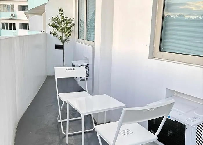 Fully Equipped Premium One Bedroom In Quezon Apartamento