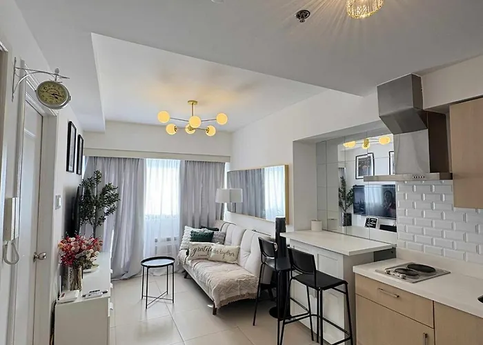 Fully Equipped Premium One Bedroom In Quezon *