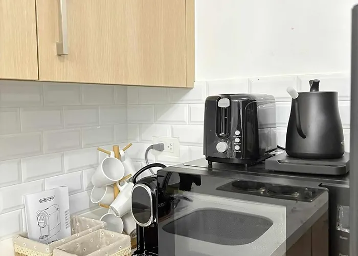 Fully Equipped Premium One Bedroom In Quezon Apartamento