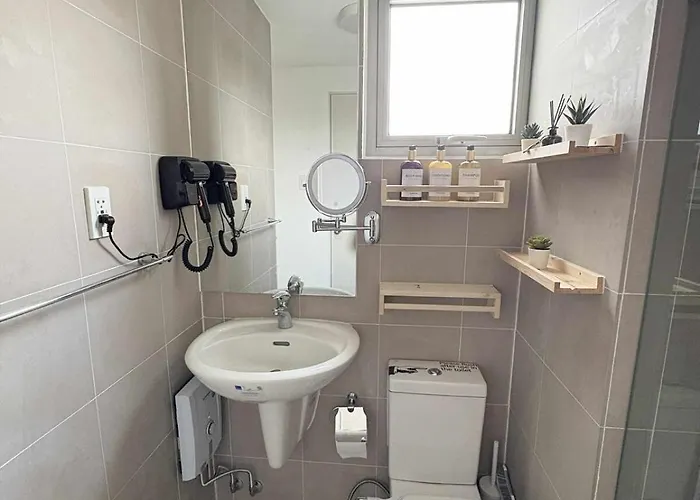 Fully Equipped Premium One Bedroom In Quezon Manila