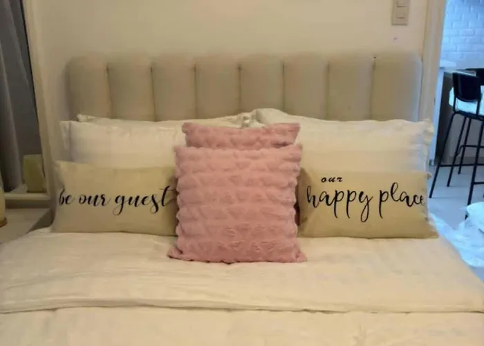 Fully Equipped Premium One Bedroom In Quezon