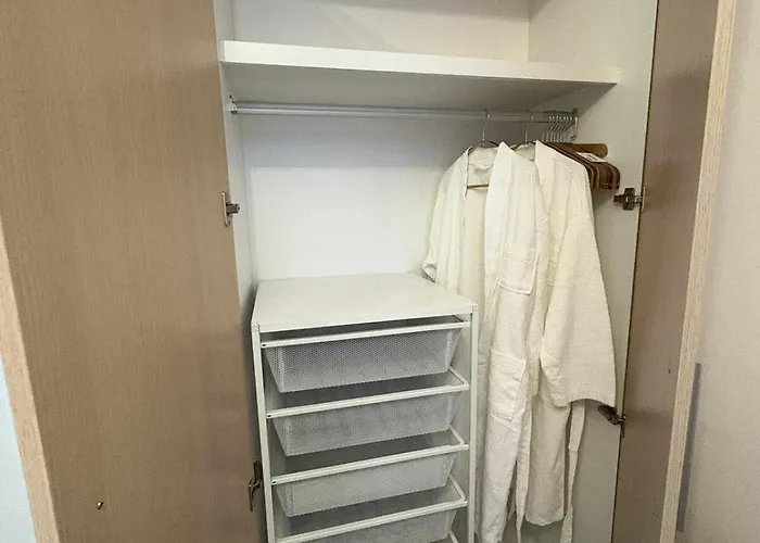 Fully Equipped Premium One Bedroom In Quezon *