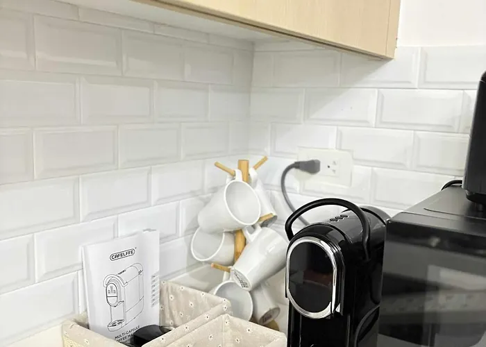 Fully Equipped Premium One Bedroom In Quezon